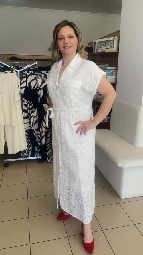 Vestido em Bordado Inglês em Branco