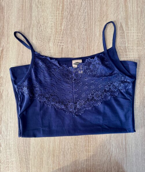 Camisolas Básicas com Renda