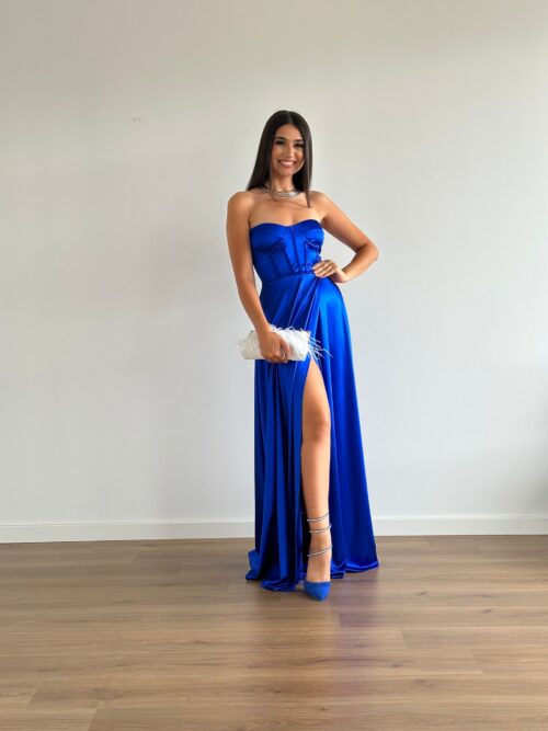 Vestido cai cai, com corpete, em cetim