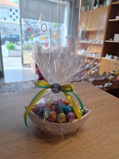 Barquinho com ovos de chocolate