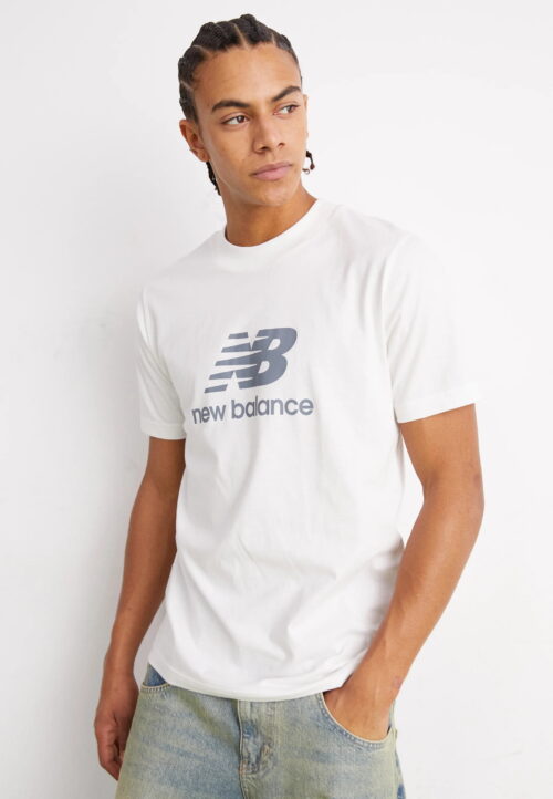 NEW BALANCE - Nova Coleção SS '26. Sweatshirt em algodão super confortável. Procura já a tua!