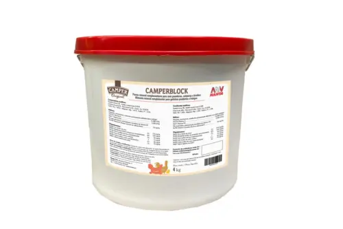 Suplemento natural em bloco mineral para aves de capoeira
