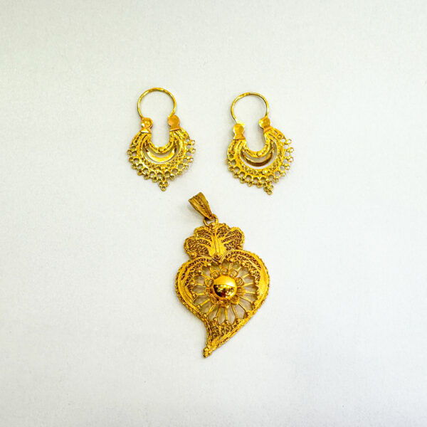 Viana heart set in filigree - Image 2
