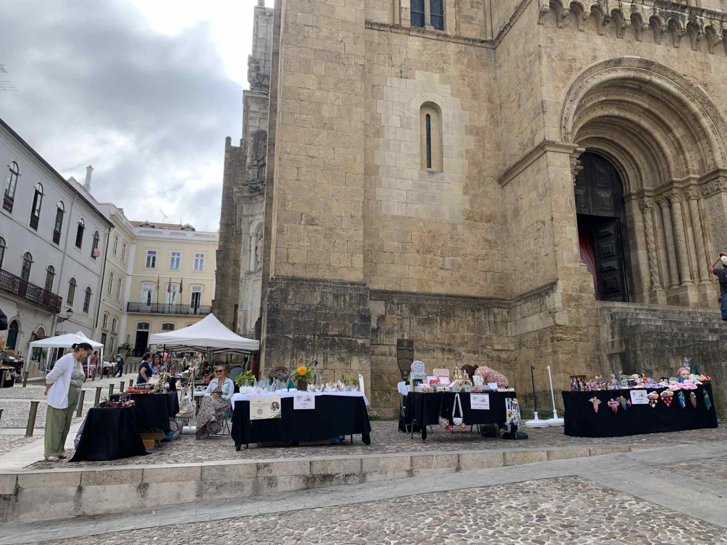 Feira de Artesanato Urbano regressa este sábado ao Largo da Sé Velha