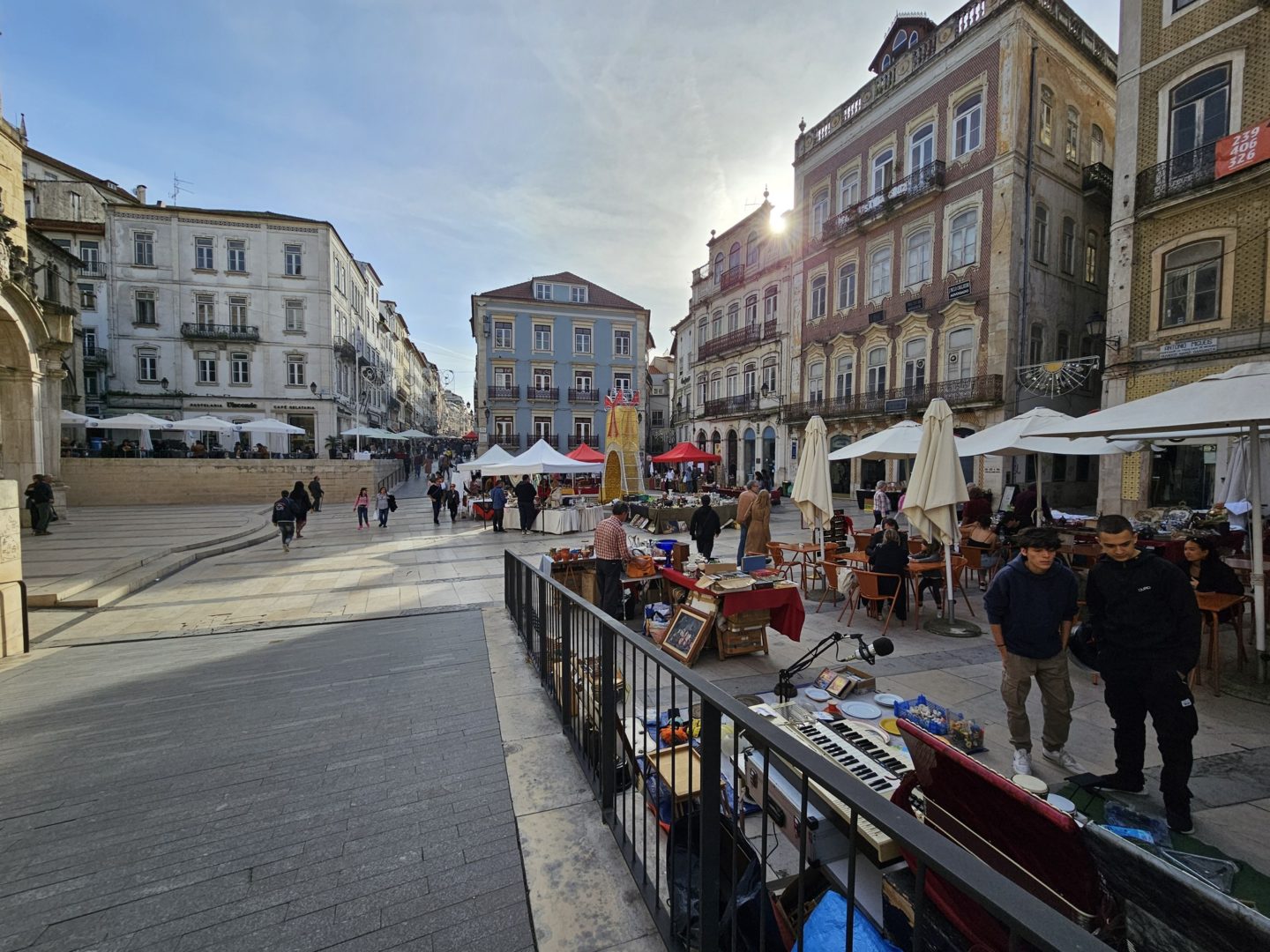 Feira de Velharias anima Baixa de Coimbra