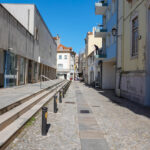 [:pt]CM de Coimbra instala controlo automático em ruas com acesso condicionado na Baixa[:en]Coimbra City Council installs automatic control in streets with conditioned access in Baixa[:es]El Ayuntamiento de Coimbra instala un control automático en las calles con acceso acondicionado del centro de la ciudad[:fr]Le conseil municipal de Coimbra installe un contrôle automatique dans les rues à accès conditionné du centre ville[:zh]科英布拉市政厅在市中心有条件通行的街道上安装自动控制装置[:]