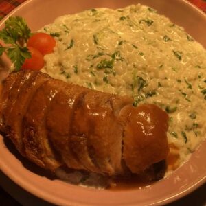 Magrêt de canard avec risotto aux épinards et au gorgonzola