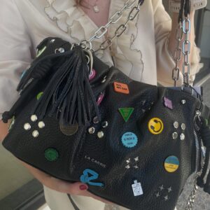 CARTEIRA EM PELE COM PINS