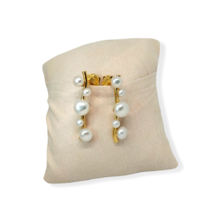 Brincos B.R com pérolas