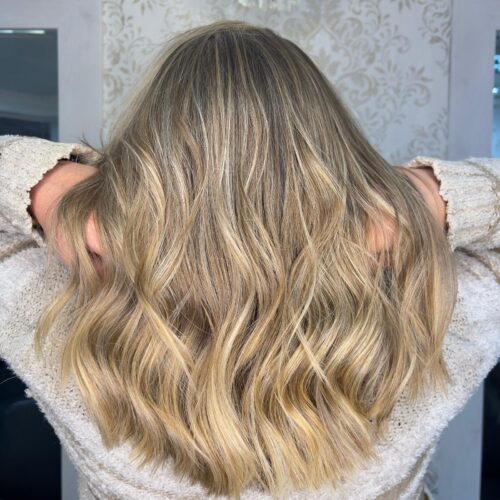 Trabalho de Cor – Iluminação em Tons de Loiro Claro + Corte
