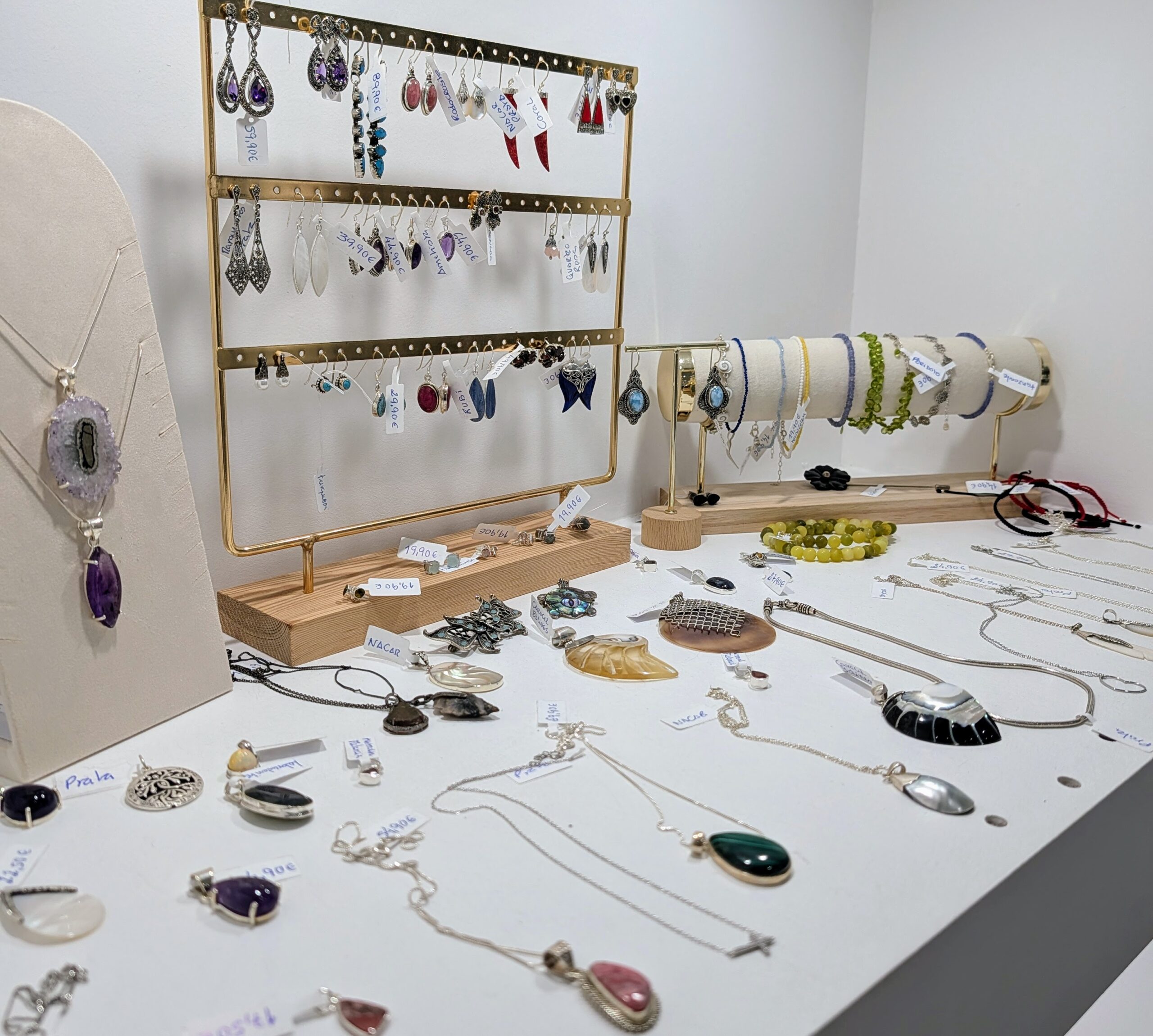 Jóias com Minerais - Colares, Pulseiras, Anéis, Brincos etc