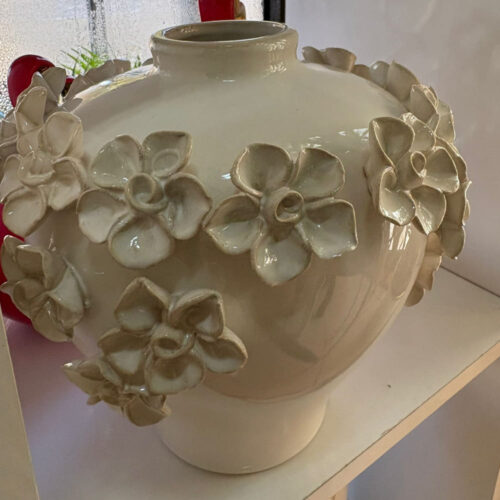 Jarra Decorativa em Cerâmica com Flores em Relevo