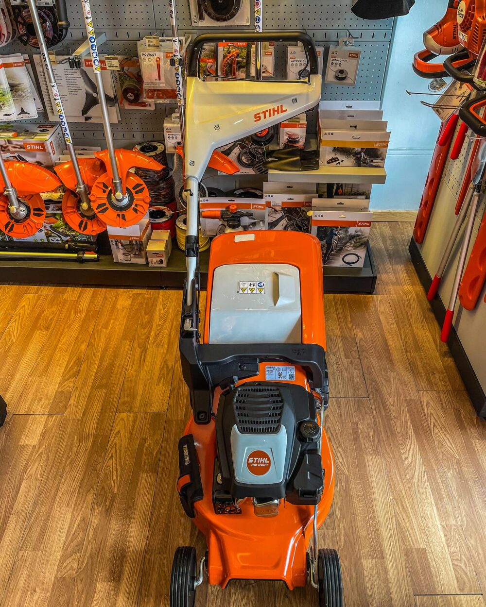 RM 248 T: STIHL petrol lawnmower