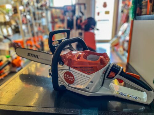MSA 300: Motosserra profissional a bateria STIHL