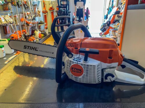 MS 261 C-M: Motosserra STIHL a gasolina