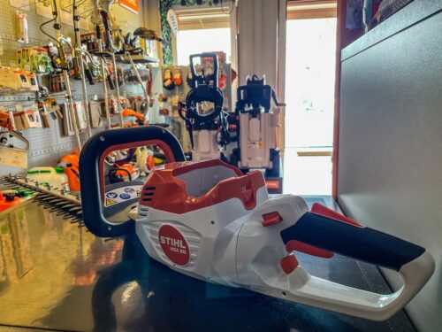 HSA 60: Corta-sebes a bateria STIHL