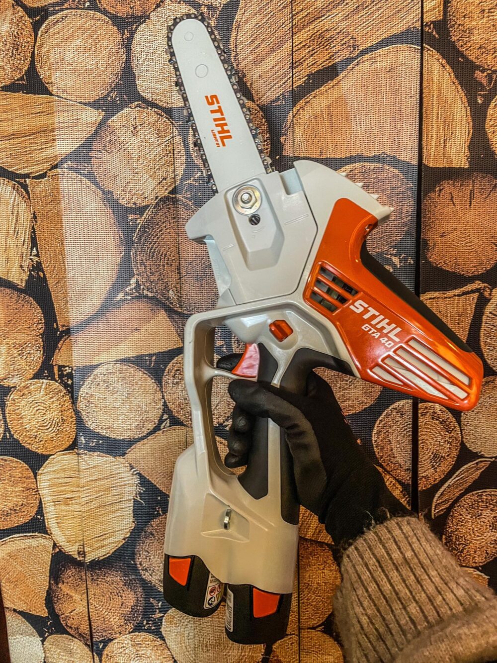 GTA 40: Minisierra a batería STIHL