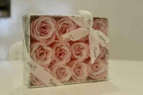 Mathilde M. - Caixa com Rosas de Sabonete Perfumado
