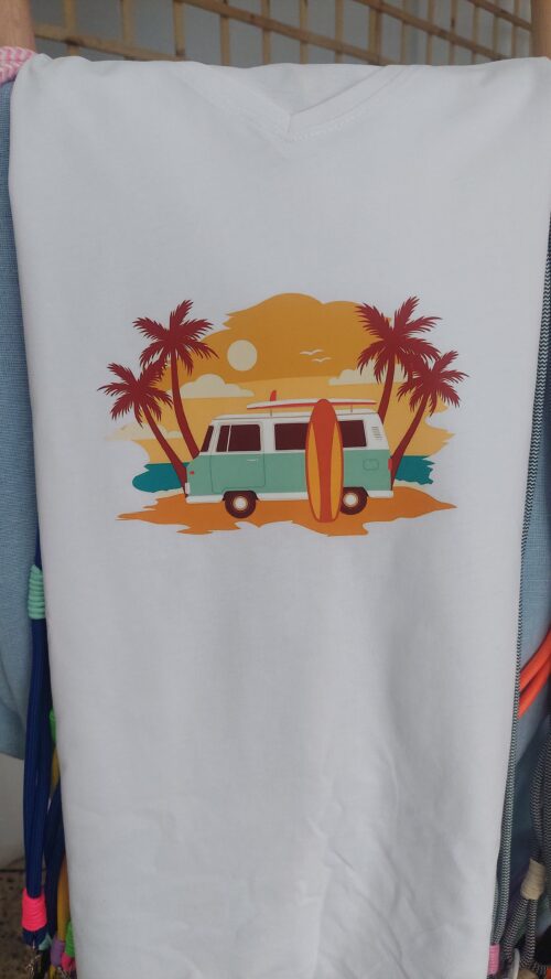 T-shirt Personalizável com Decote em V em Algodão