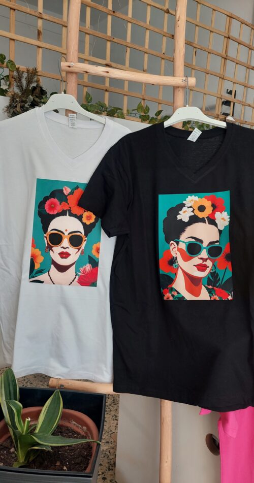 T-shirt Personalizável com Decote em V em Algodão