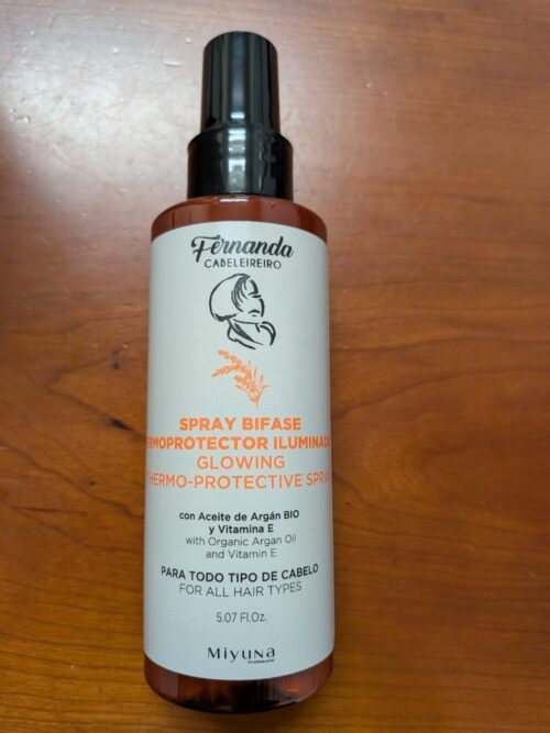 Illuminating bi-phase heat protectant spray