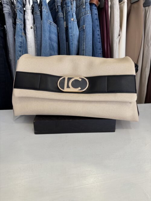 Mala LOLA CASADEMUNT