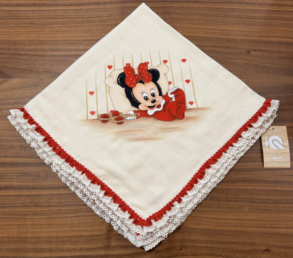 Pañal de Tela Pintado a Mano con Encaje de Dos Volantes - Imagen 2