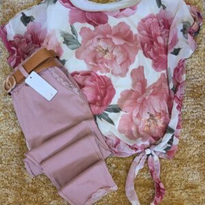 Conjunto calças e blusa