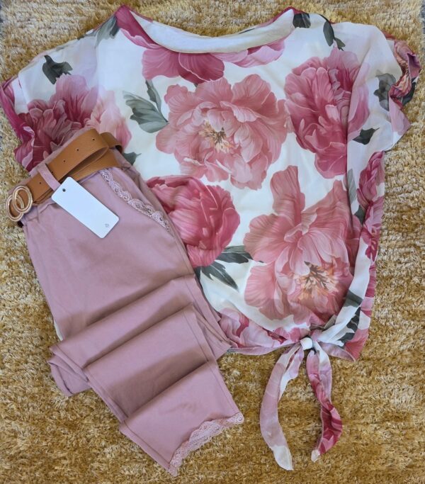 Conjunto calças e blusa