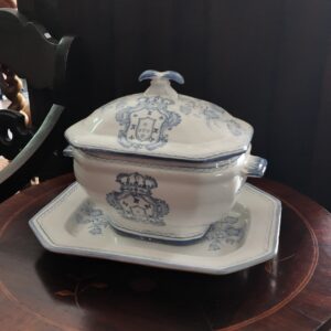 Terrina em Loiça Decorativa