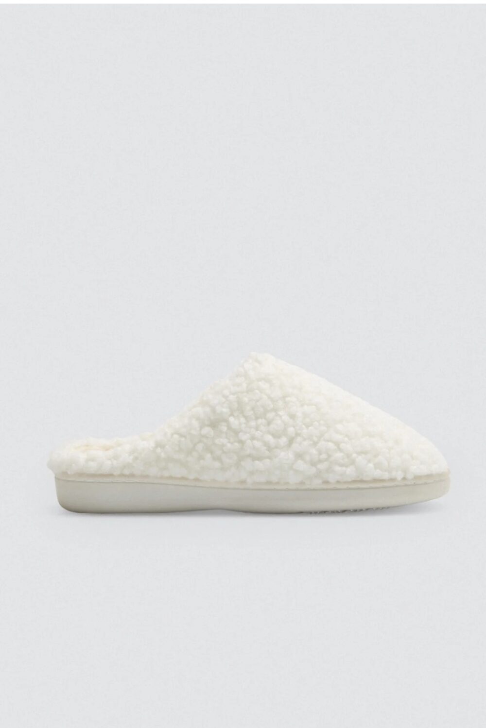 Chinelo- Isabel Mora