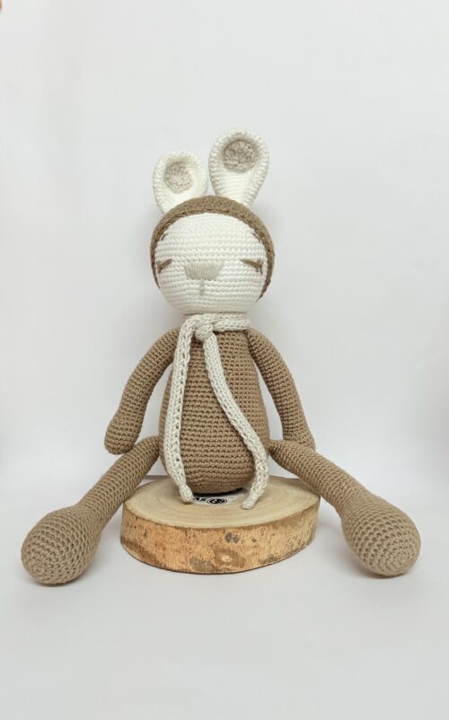 Coelhinha de Amigurumi - crochê