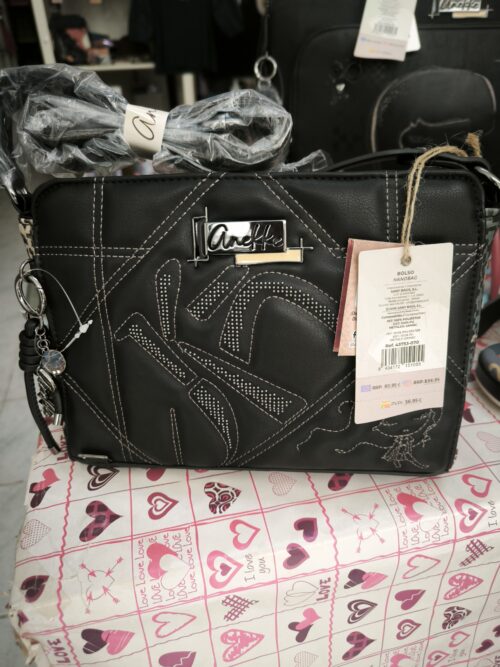 Anekke Black