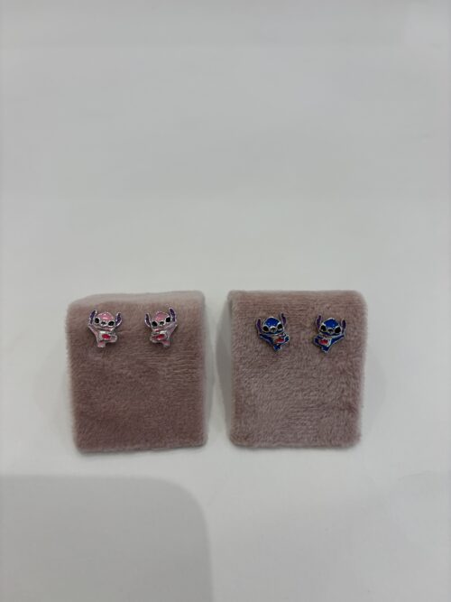 Brincos prata boneco stitch