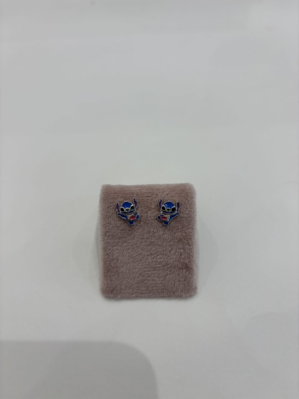Brincos prata boneco stitch - Image 3