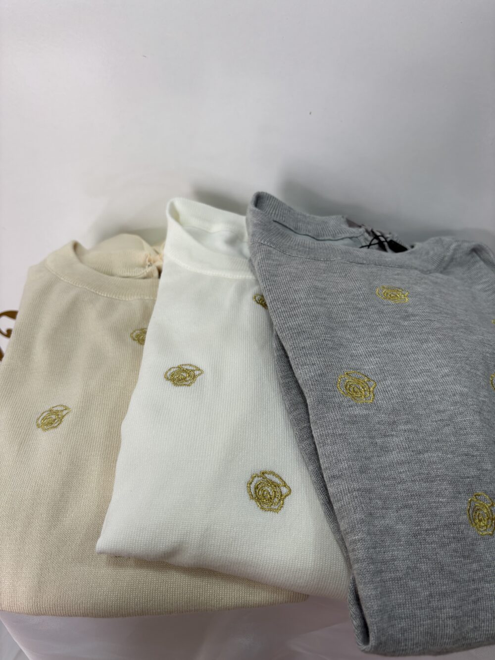 Camisola de malha bordada