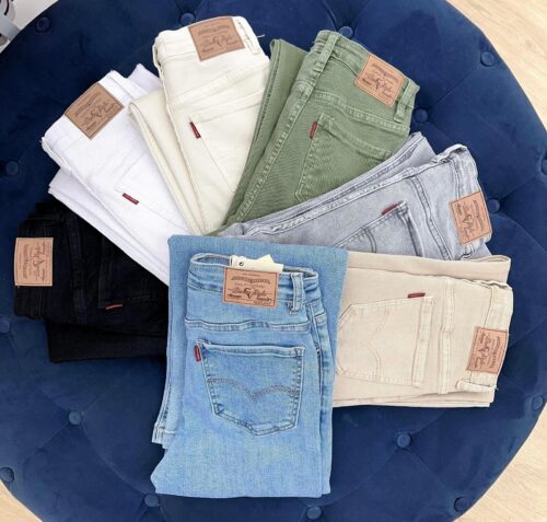 Calça de ganga modelo flared