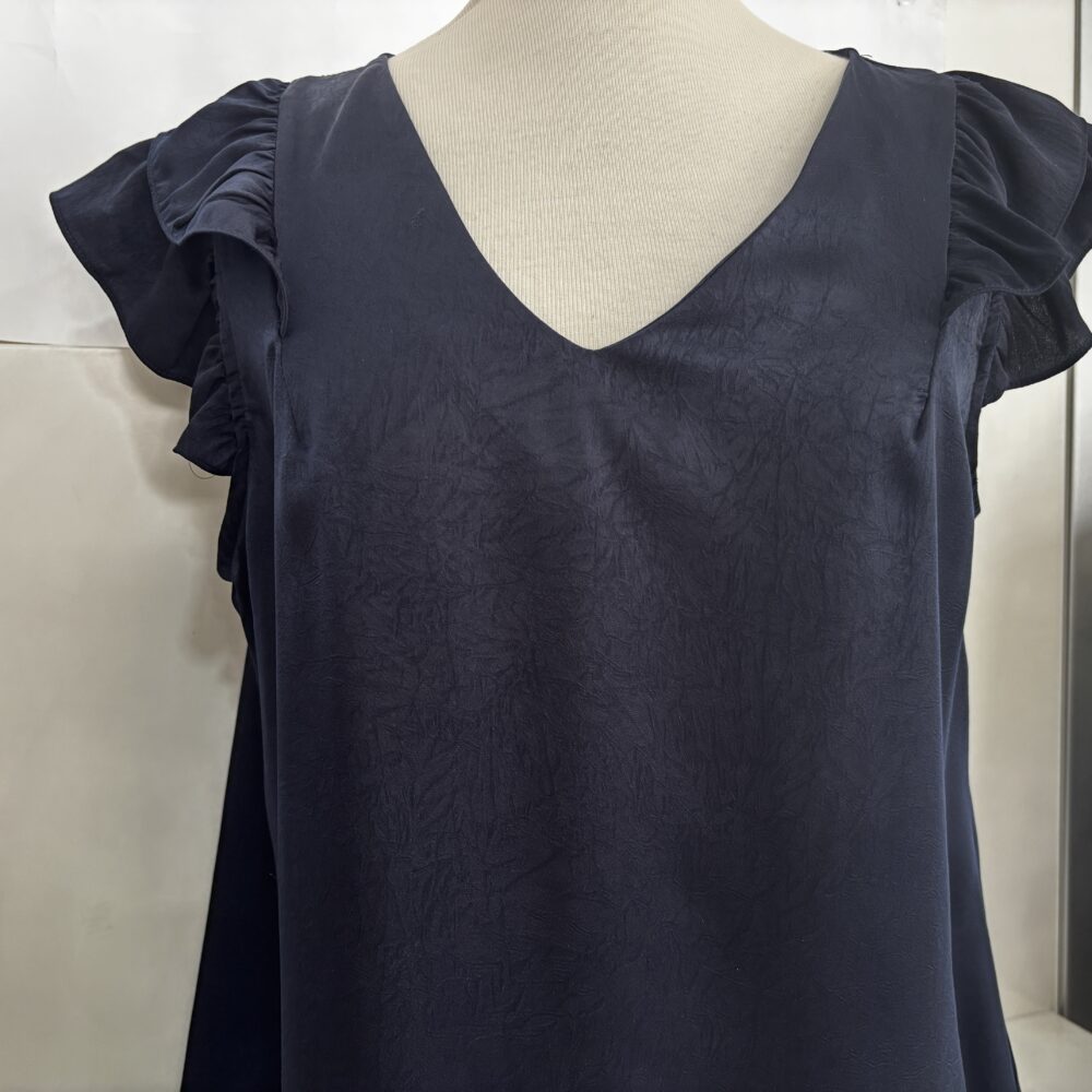Blusa acetinada com folho - Imagen 2