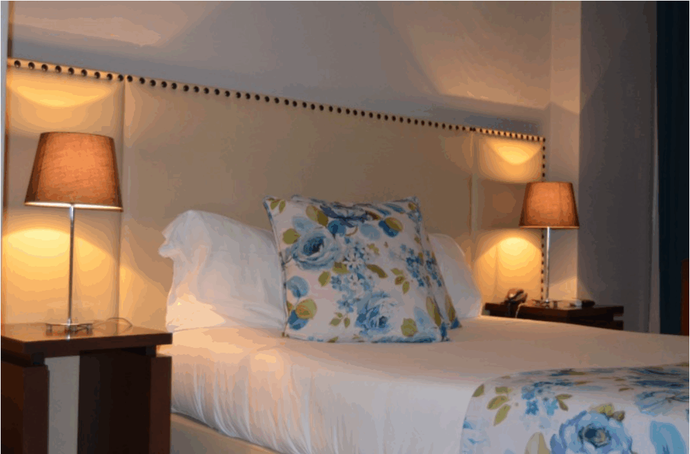 Quarto Single com pequeno almoço incluído