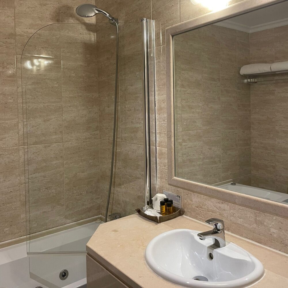 Quarto Familiar com pequeno almoço incluído - Image 2
