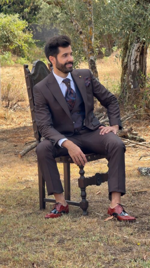 Fato de Noivo Roberto Vicentti Castanho Escuro