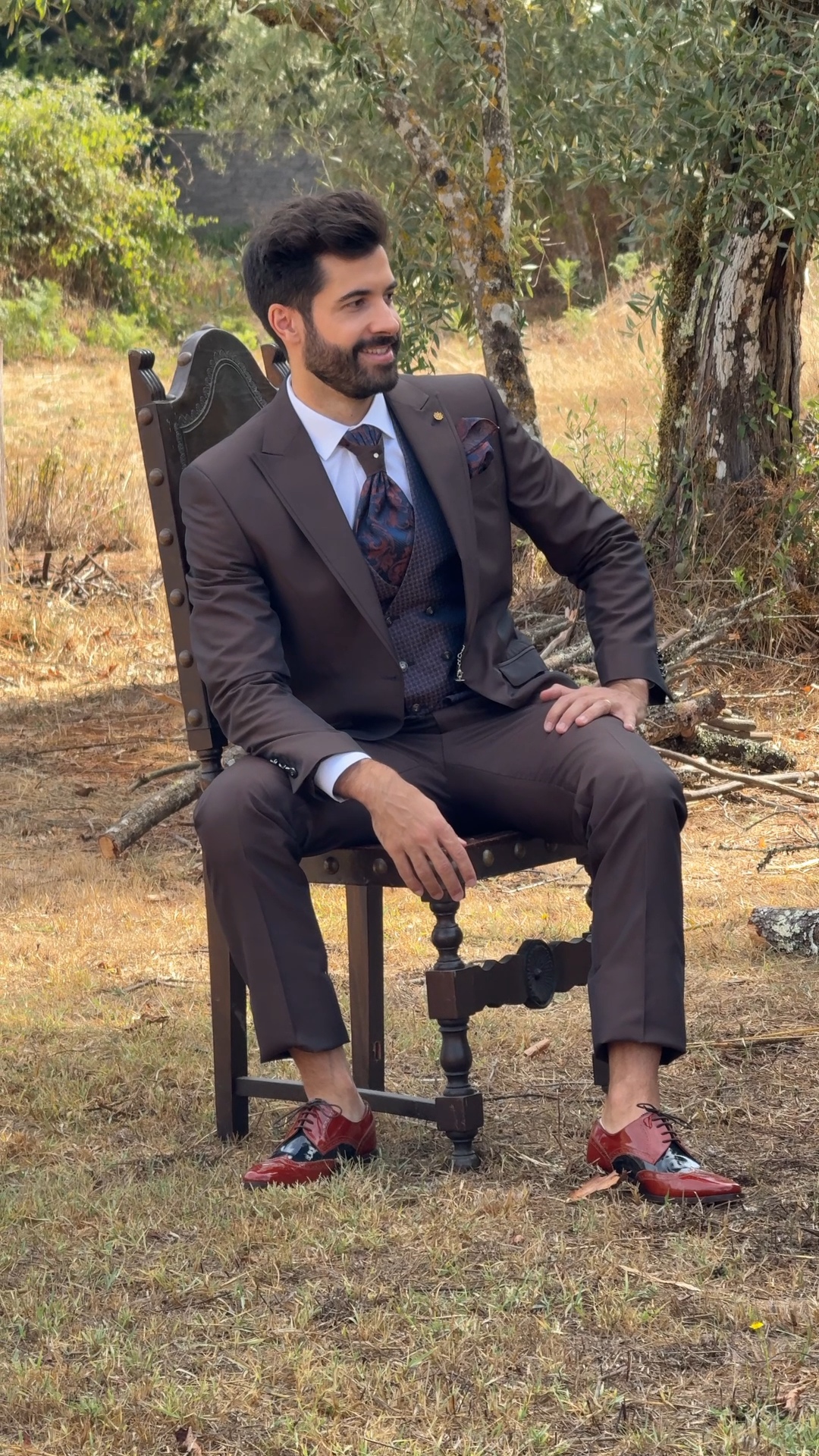 Fato de Noivo Roberto Vicentti Castanho Escuro