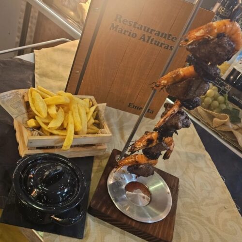 Espetada de novilho e camarão